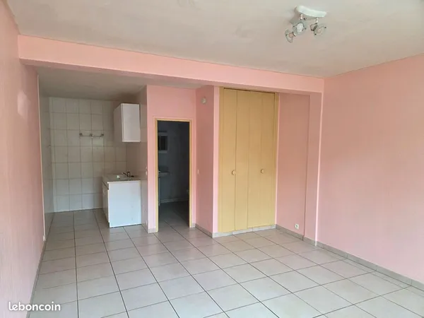 Studio 1 pièce 29 m²