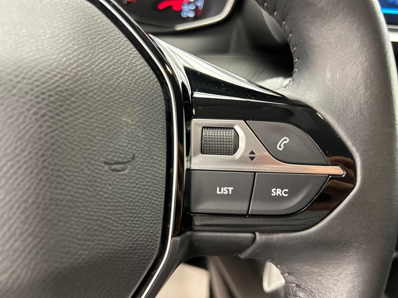 Peugeot 208 puretech 100 s&s bvm6 style — photo 23