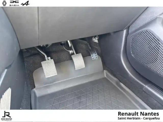 Renault Clio 1.0 tce 90ch evolution - auto ecole — photo 8