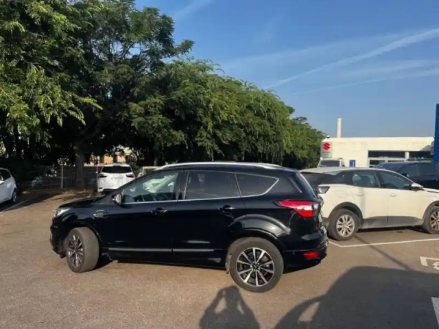 Ford Kuga 1.5 flexifuel-e85 150ch stop&amp;start vignale 4x2 euro6.2 — photo 3