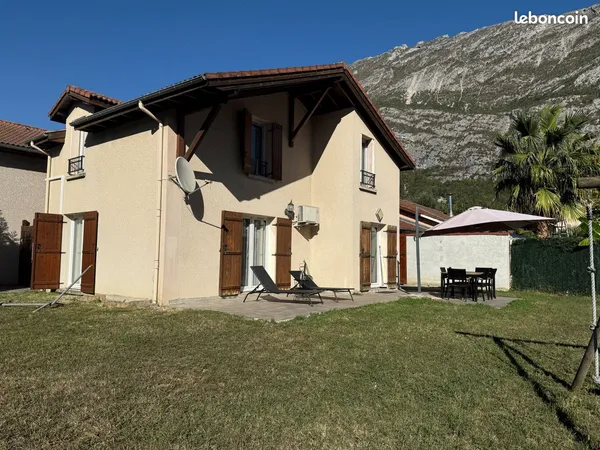 Maison 4 pièces avec garage et jardin - Tram E à 4 min - Saint-Égrève