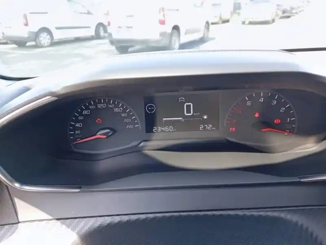 Peugeot 208 puretech 75 s&amp;s bvm5 — photo 10