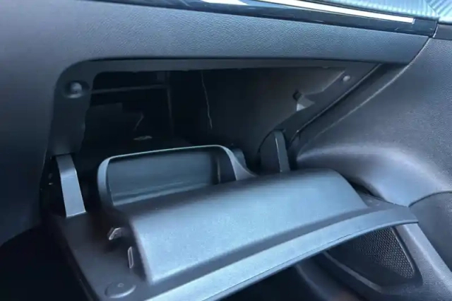 Peugeot 208 100 s&amp;s bvm6 — photo 31