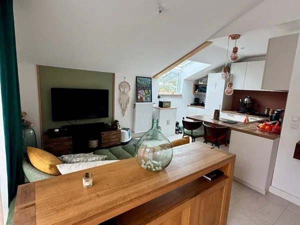 T2 meublé 48m² - Balcon - Cave - Garage 30m²