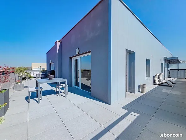 Appartement T4 avec grande terrasse et garage à Buellas Corgenon