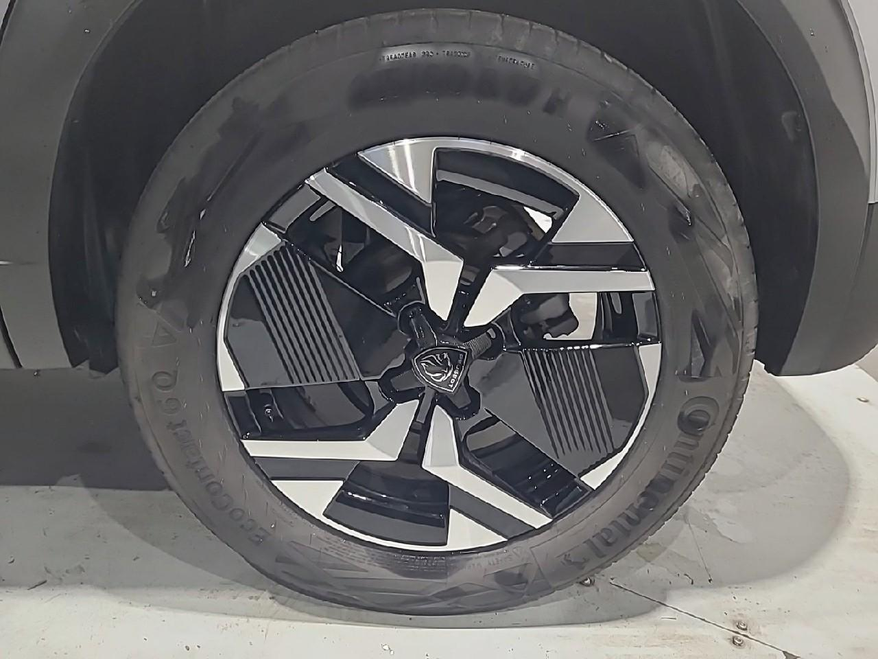 Peugeot 2008 hybrid 145 ch e-dcs6 allure — photo 16
