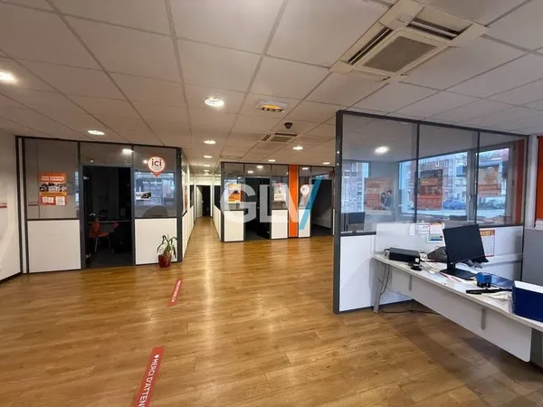 Local d'activité 153 m²
