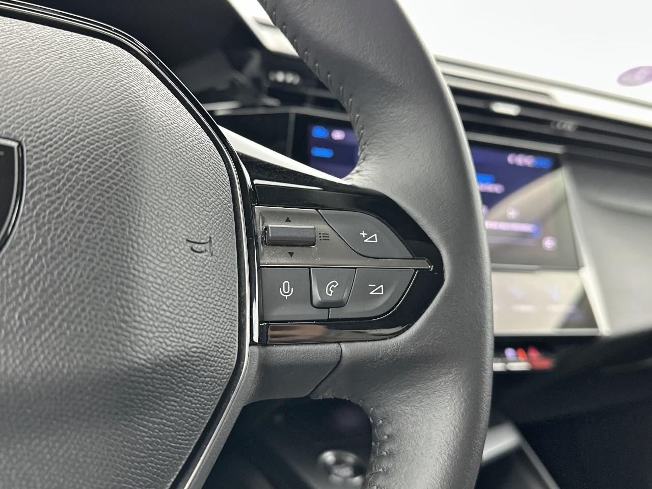 Peugeot 308 phev 180 e-eat8 allure pack — photo 18