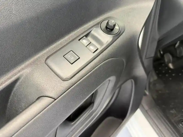 Peugeot Partner standard 650kg bluehdi 100ch s&amp;s premium — photo 11