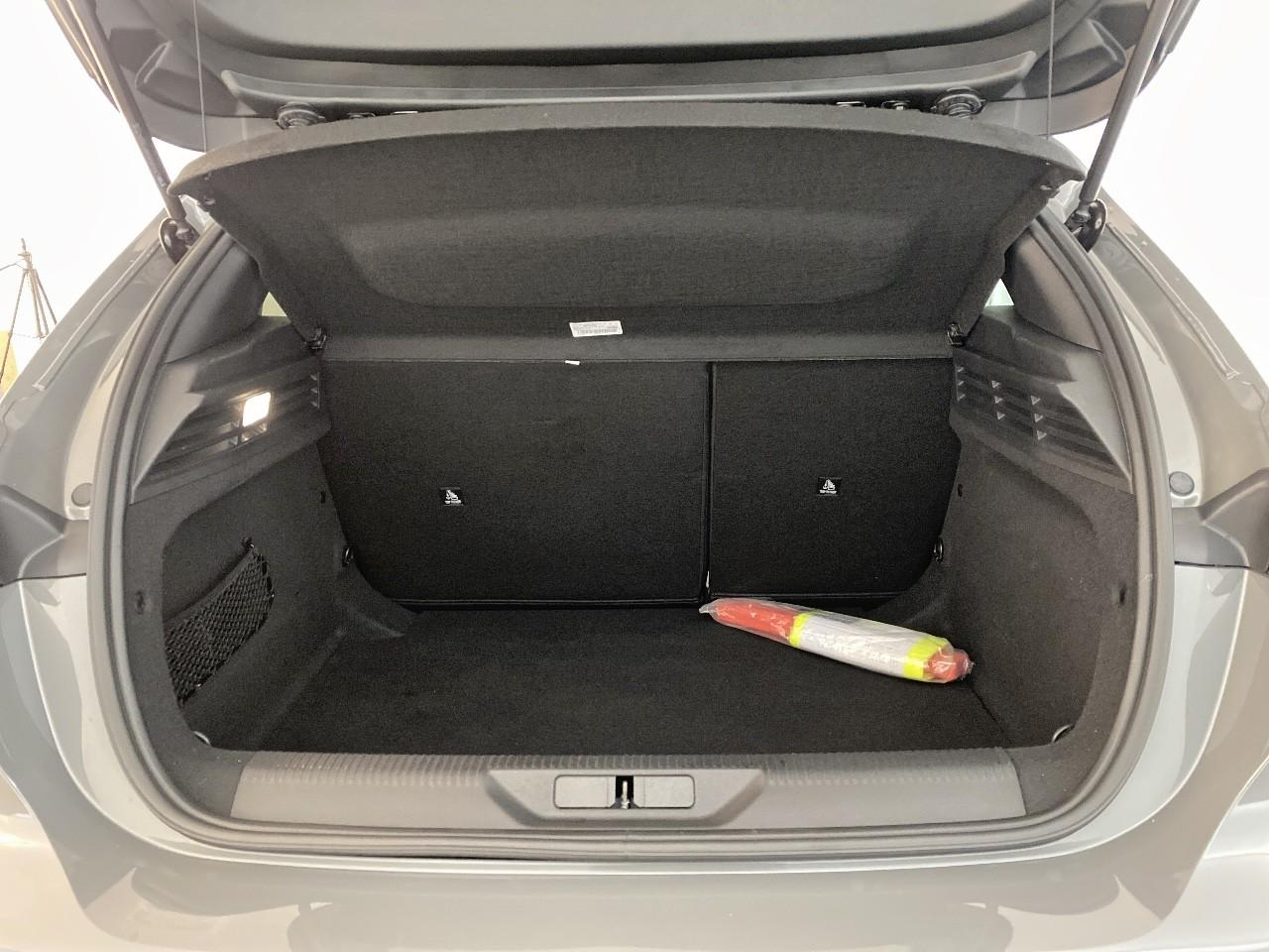 Peugeot 308 hybrid 145 e-dcs6 allure — photo 6