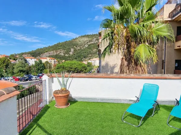 AMÉLIE-LES-BAINS - Superbe T2 rénové de 38 m² avec terrasse exceptionnelle de 50 m²