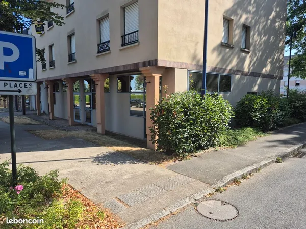 Local commercial 32m2 Pacé proche centre ville