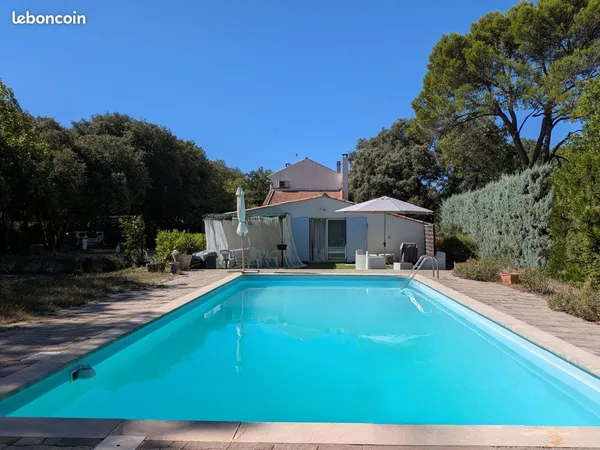 Propriété 8 pièces 219 m²