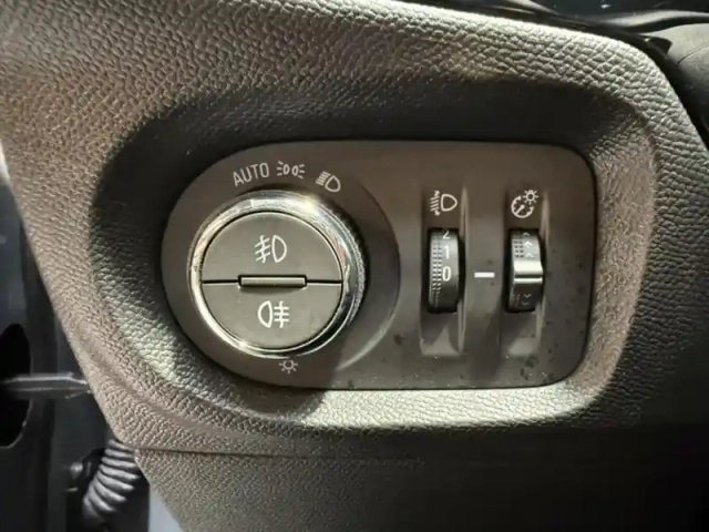 Opel Corsa 1.2 turbo 100ch edition bva8 — photo 13