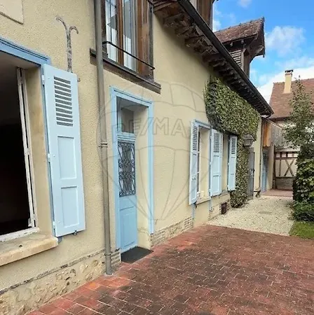 Maison 6 pièces 245 m²