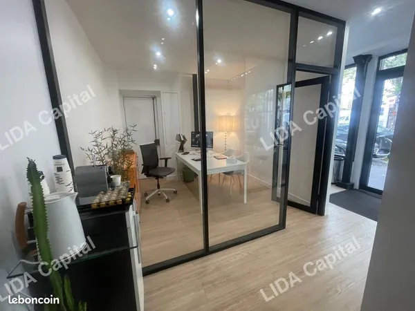 Local commercial 49 m² à louer — Paris