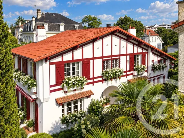 Maison 6 pièces 220 m²