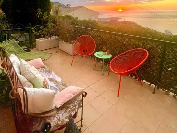 La turbie - vue mer - 107 m² d'extérieurs - piscine - calme absolu