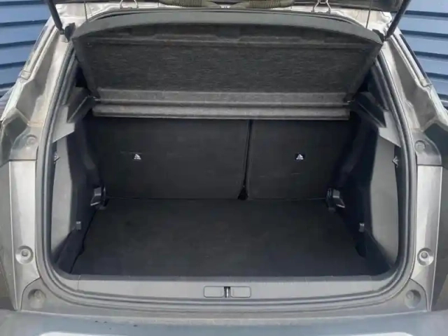 Peugeot 2008 1.2 puretech 130ch s&amp;s allure — photo 6