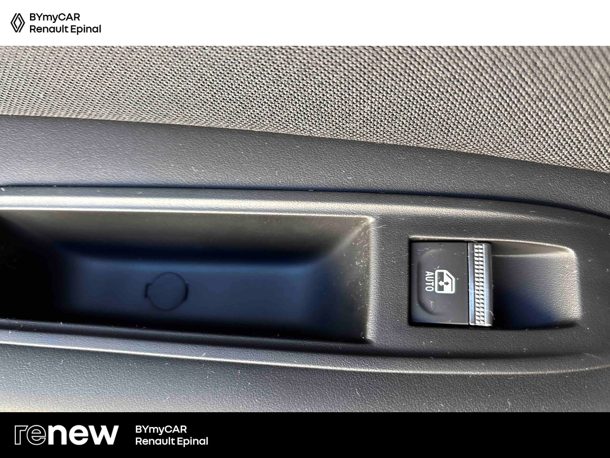 Renault Captur E-Tech full hybrid 160 ch — photo 24