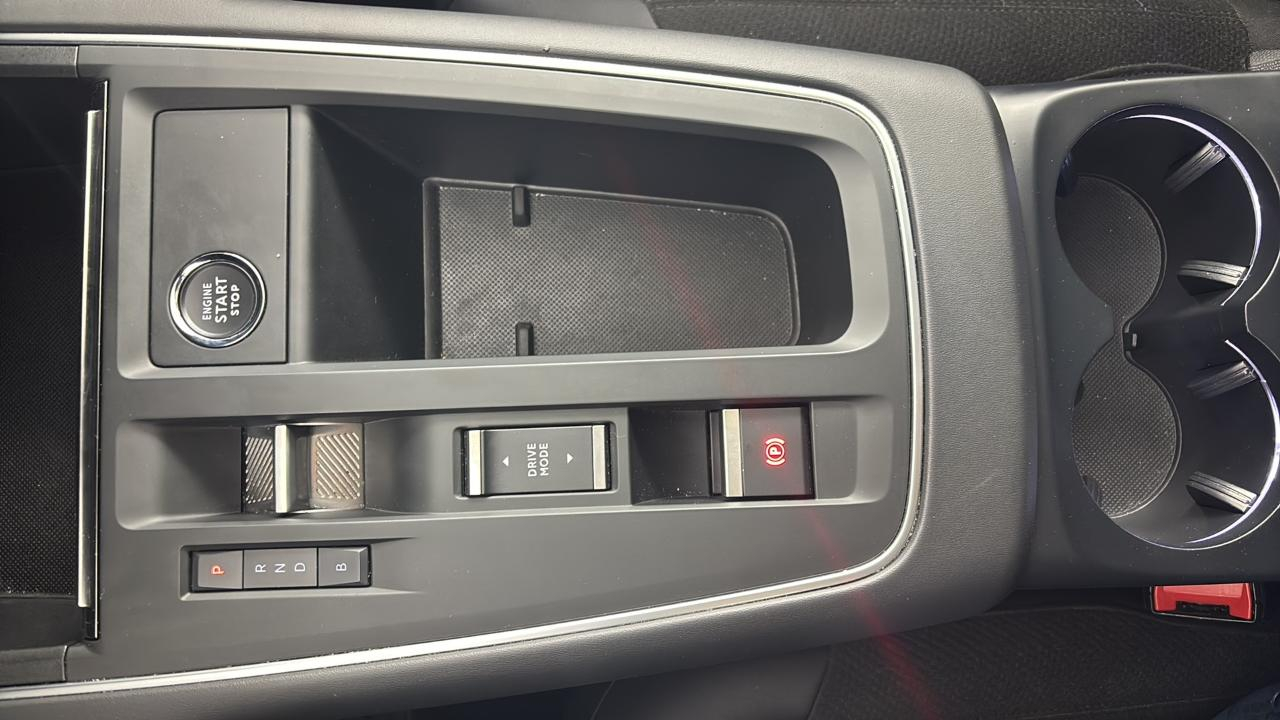 Citroën C5 Aircross hybride rechargeable 225 e-eat8 c-series — photo 25