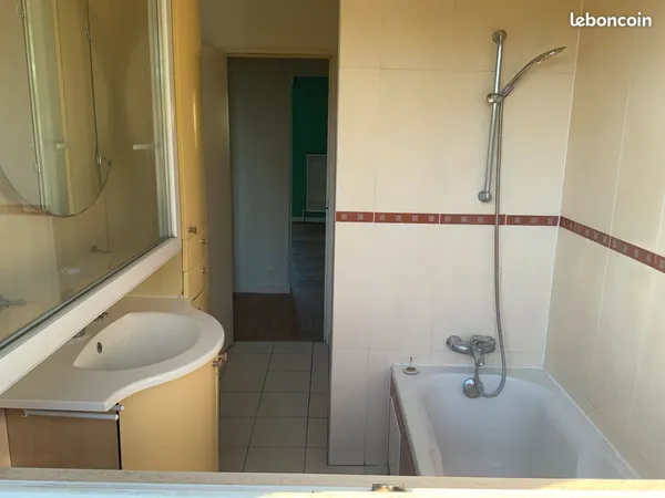APP DE 46,85 m2 A 10 min à PIED GARE
