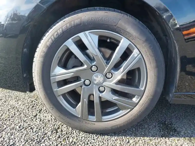 Peugeot 208 puretech 100 s&amp;s bvm6 — photo 52
