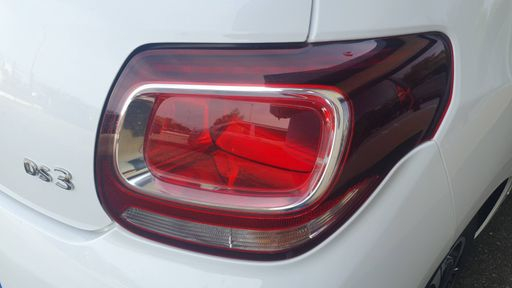 DS DS3 1.2 PureTech 110 - Connected Chic – 2018 – 122795 km – Essence – Boîte Manuelle — photo 13