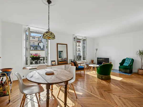 Exclusivité - Paris XVIII, Marx Dormoy - Appartement 72 m² / 2 chambres, joliment rénové