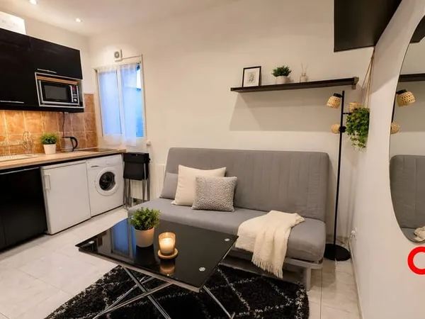 Studio 1 pièce 14 m²