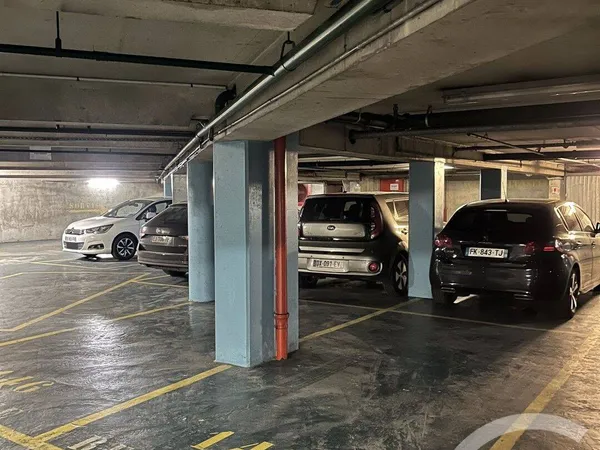 Parking 12 m²