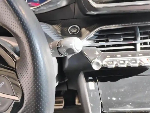 Peugeot 2008 puretech 130 s&amp;s eat8 gt — photo 18