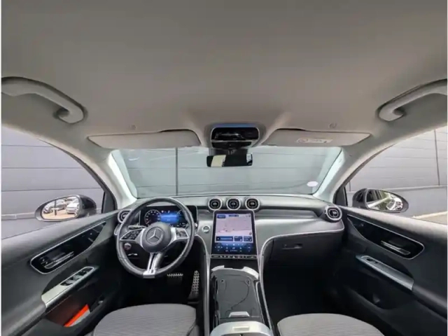 Mercedes Glc 300 e — photo 11