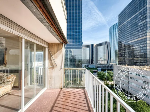 PUTEAUX - Appartement familial de 121 m² au dernier étage avec balcon, box et cave
