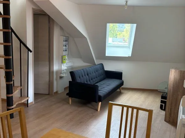 Duplex meublé - 37 m² au sol - Lumineux, calme et entièrement rénové - Centre Masevaux