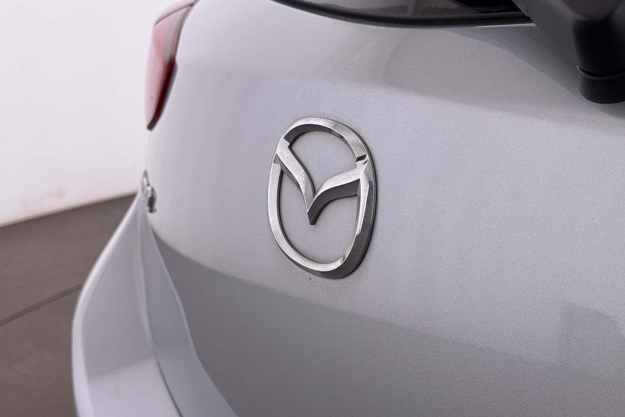 Mazda Mazda 2 — photo 9
