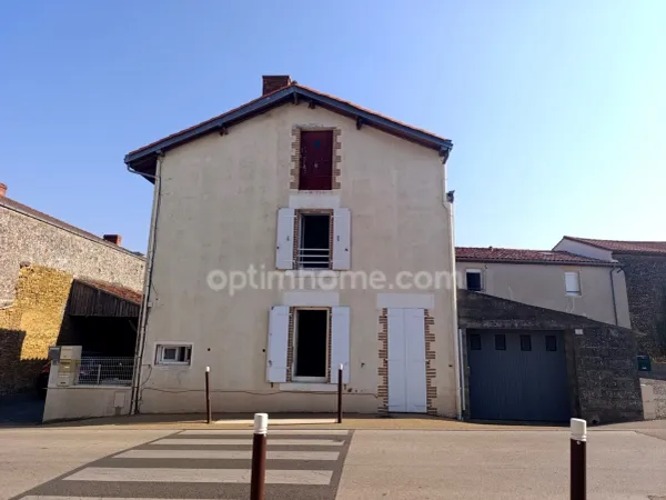 Petite maison rénovée au coeur du bourg