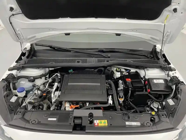 Peugeot 208 electrique 50 kwh 136ch — photo 21