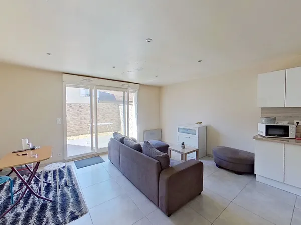 CORBEIL ESSONNES - 2P, 45m² RÉNOVÉ, LUMINEUX AVEC TERRASSE