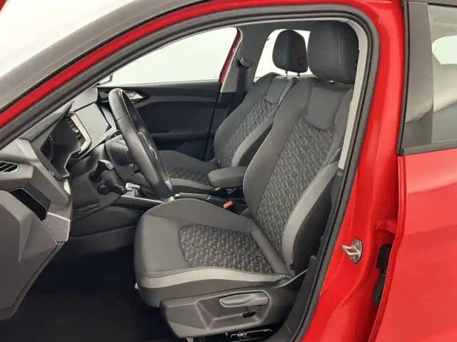 Audi A1 sportback 25 tfsi 95 ch s tronic 7 — photo 9