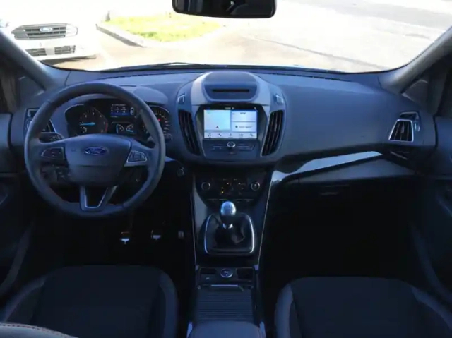 Ford Kuga 2.0 tdci 150ch stop&amp;start st-line black &amp; silver 4x2 euro6.2 — photo 3