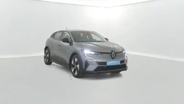 Renault Megane e-tech ev40 130ch standard charge — photo 34