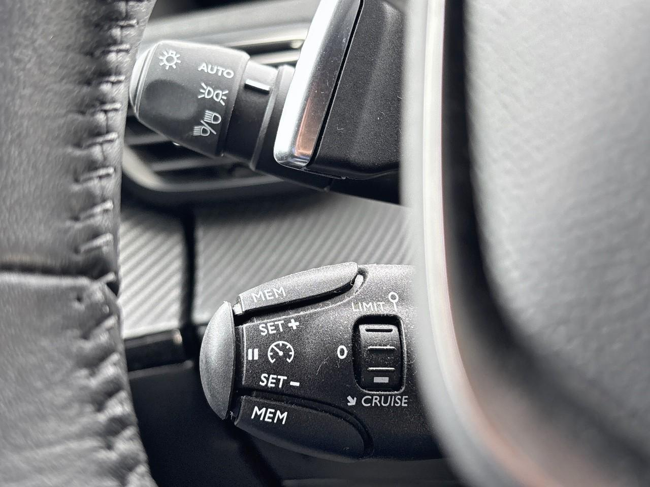 Peugeot 2008 1.2 puretech 130ch s&s allure eat8 — photo 27