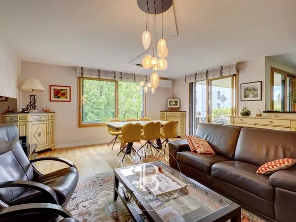 Lyon 5 - Point du Jour - Appartement de 119,54 m² avec terrasse de 20 m² - 4 chambres - piscine