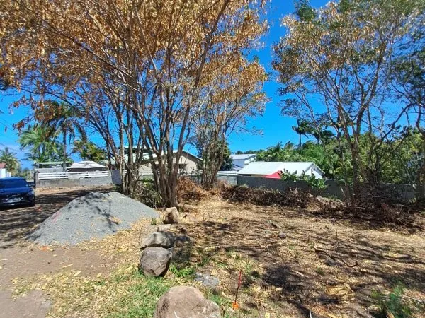 Terrain 325 m²