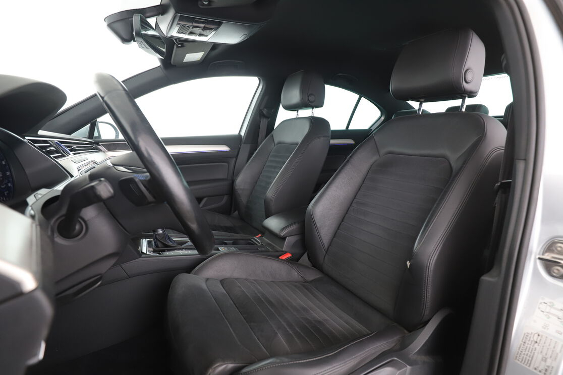 Volkswagen Passat 1.4 TSI GTE DSG6 — photo 9