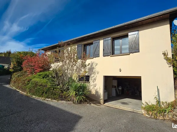 Maison individuelle à rafraichir avec grand sous-sol, terrasse et jardin