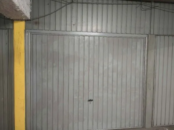 Garage fermé gratte ciel