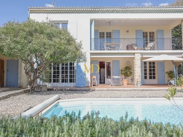 St Saturnin les Apt, Maison avec piscine, à pied d'un des plus beaux villages du Luberon