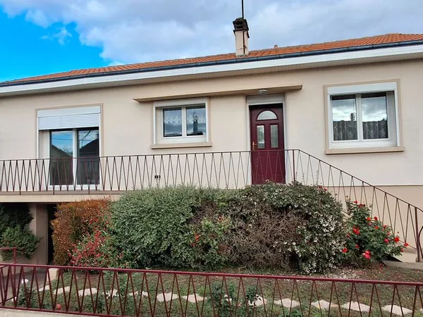 NUEIL - Maison individuelle 5 pièces - 80m² habitables + s/sol - parcelle 670 m²